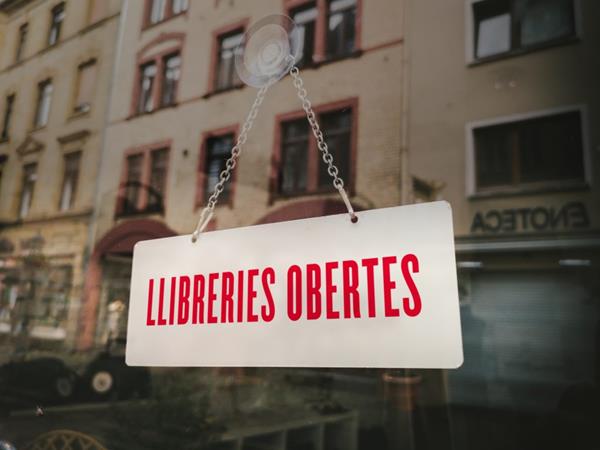LLIBRERIES OBERTES | Presentacions i actes - Llibreria La Puça | Llibreria online d'Arsèguel - Comprar llibres en català online - Llibres Andorra i Pirineu
